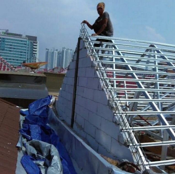 Jasa Tukang Atap Bogor, Pemasangan Kanopi dan Rangka Atap Baja Ringan di Bogor